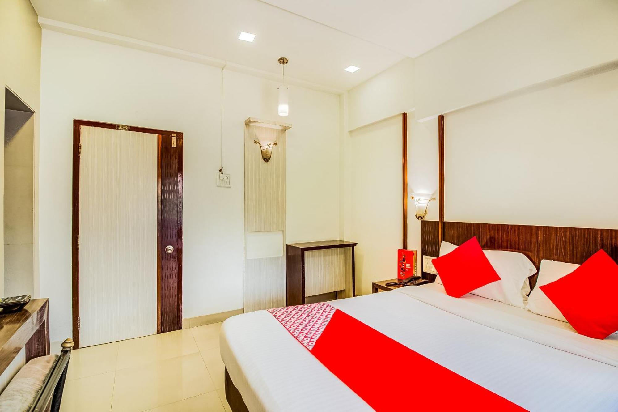 Super Collection O Panchratna Hotel Panvel Bagian luar foto